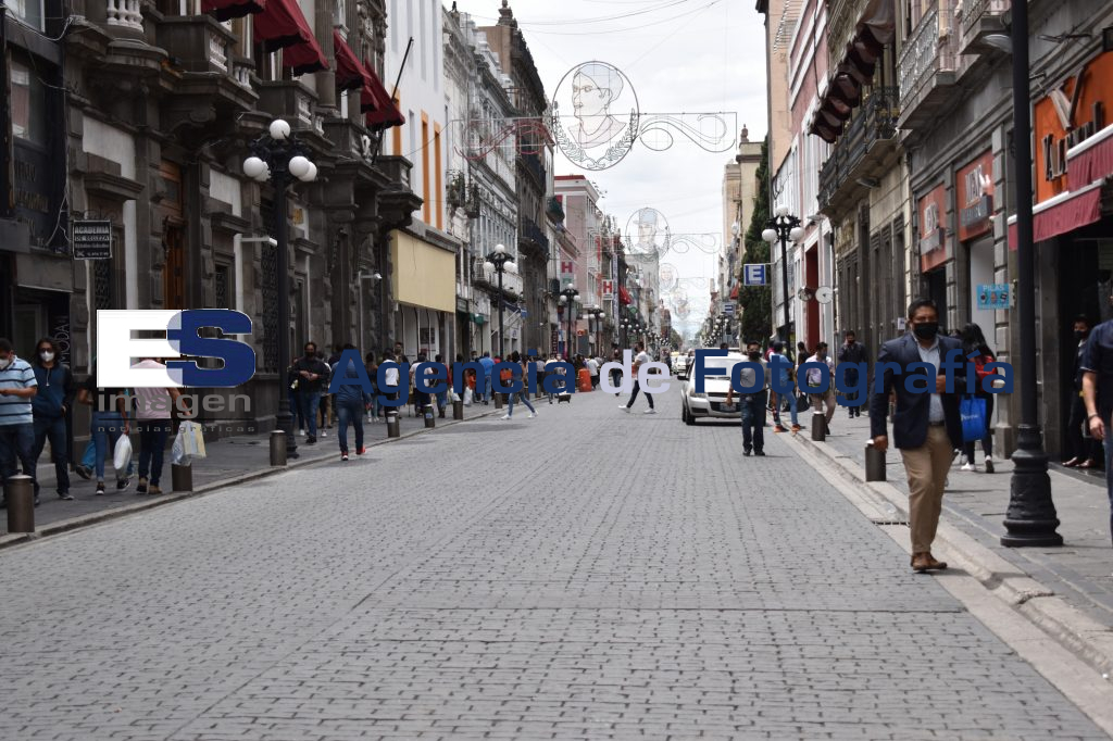 Personas Caminando Por Las Calles Del Centro Histórico Agencia De Fotografía Es Imagen 3825