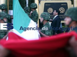 Guardia de Honor Mes Patrio - ES imagen agencia de fotografía