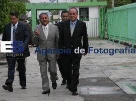 Valentín Meneses Ven y Regularizame - ES imagen agencia de fotografía