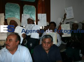 Mario Velez Defraudados - ES imagen agencia de fotografía