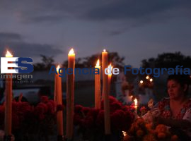 Velacion Noche Todos Santos - ES imagen agencia de fotografía