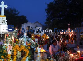 Velacion Dia de Muertos - ES imagen agencia de fotografía