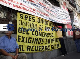Manifestacion Defraudaudados SITMA en Congreso - ES imagen agencia de fotografía