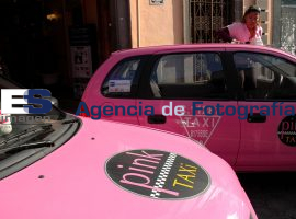 Pink Taxis operaran en restaurantes y hoteles  - ES imagen agencia de fotografía