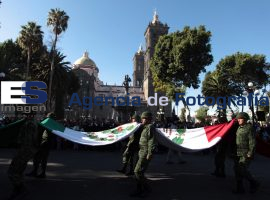 Ceremonia Izamiento de Bandera - ES imagen agencia de fotografía