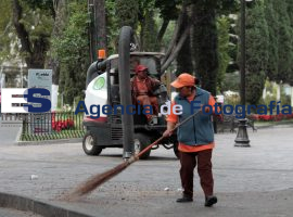 Trabajos de Limpieza Zocalo - ES imagen agencia de fotografía