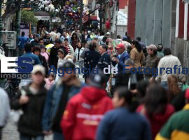 Gente Calle Cinco de Mayo - ES imagen agencia de fotografía