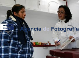 Salud y Cobijas para el municipio  - ES imagen agencia de fotografía