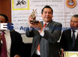 reconocimiento a Leobardo Soto - ES imagen agencia de fotografía