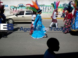 Desfile pre carnaval  - ES imagen agencia de fotografía