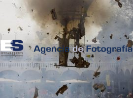Quema de judas - ES imagen agencia de fotografía