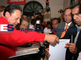 Montero se registra como precandidato  - ES imagen agencia de fotografía