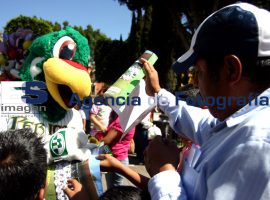 Desfile Pericos de Puebla - ES imagen agencia de fotografía
