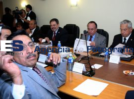 Reunión de Seguridad  - ES imagen agencia de fotografía