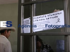 Manifestantes en el PAN - ES imagen agencia de fotografía