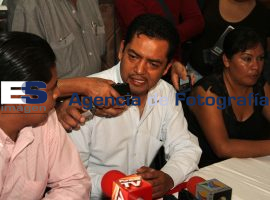 Renuncian panistas a su partido - ES imagen agencia de fotografía