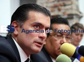 Alonso Lujambio en rueda de prensa - ES imagen agencia de fotografía