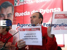 Dirigencia del PRI en rueda de prensa  - ES imagen agencia de fotografía
