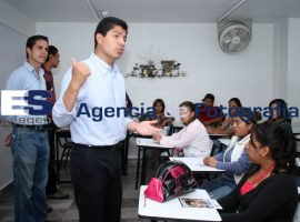 Eduardo Rivera visita Universidad - ES imagen agencia de fotografía