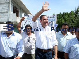 Moreno Valle en Zinacatepec  - ES imagen agencia de fotografía