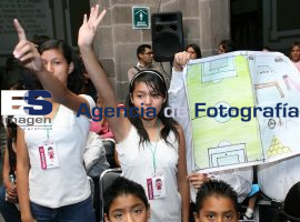 Niños de la ciudad son regidores por un día - ES imagen agencia de fotografía