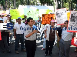 Comerciantes de la Margarita se manifiestan en palacio municipal  - ES imagen agencia de fotografía