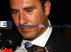 Rafael Moreno Valle con empresarios del COE - ES imagen agencia de fotografía