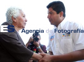 Eduardo Rivera felicita a madres en su día.  - ES imagen agencia de fotografía