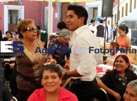 Celebra Javier López zavala a madres en su día - ES imagen agencia de fotografía