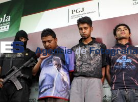 Detiene PGJ a banda dedicada a robo en negocio - ES imagen agencia de fotografía