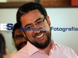 Acusa Rodoslfo Huerta el uso de autos de lujo en la campaña de Compromiso por Puebla - ES imagen agencia de fotografía