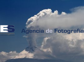 Emite fumarola de vapor de agua el Popocatépetl - ES imagen agencia de fotografía