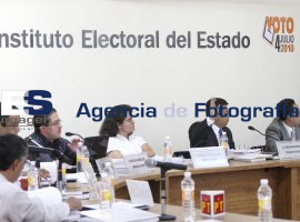 Sesiona el IEE - ES imagen agencia de fotografía