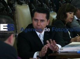 Cuestionan en Cabildo desempeño de Lazcano  - ES imagen agencia de fotografía
