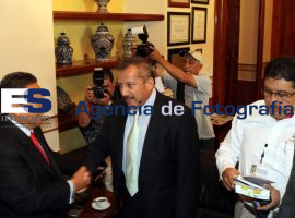 Mario Montero asiste al Consejo Universitario - ES imagen agencia de fotografía