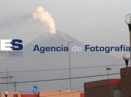 Emite fumarola el popocatepetl - ES imagen agencia de fotografía