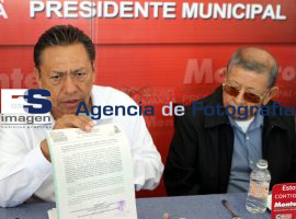 Presenta Mario Montero documentos  - ES imagen agencia de fotografía