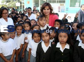 Blanca Alcalá entrega Aula de medios  - ES imagen agencia de fotografía