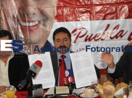 Oscar Aguilar ratifica denuncias por mal uso de programas federales - ES imagen agencia de fotografía
