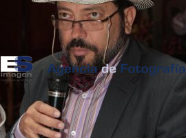 Armando Etcheverry con Mujeres - ES imagen agencia de fotografía