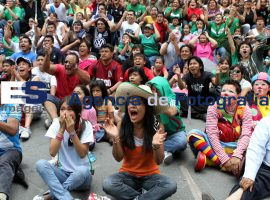 Aficionados al futbol lamentan el gol anotado por Argentina  - ES imagen agencia de fotografía