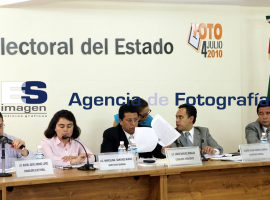 Sesiona el IEE para realizar cambios de candidatos - ES imagen agencia de fotografía