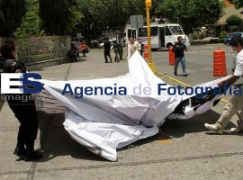 Presentan en la PGJ a jovenes que colocaban propaganda a favor de Compromiso por Puebla - ES imagen agencia de fotografía