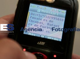 Mensajes en SMS contra Zavala piden votar por Moreno Valle - ES imagen agencia de fotografía