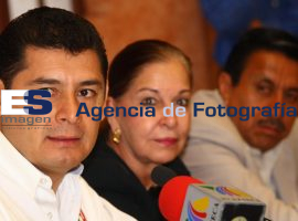 Dirigencia estatal del PRI esperará  - ES imagen agencia de fotografía