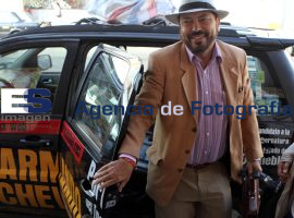 Se reune Armando Etcheverry con jovenes - ES imagen agencia de fotografía