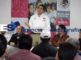 SEDESO y SEDESOL entregan apoyos económicos  - ES imagen agencia de fotografía