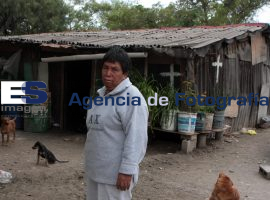 Familia Habita Predio Cerca del Periférico - ES imagen agencia de fotografía