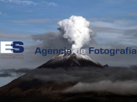Emite fumarola el Popocatépetl - ES imagen agencia de fotografía