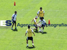Entrena el Puebla de cara a su juego con San Luis - ES imagen agencia de fotografía